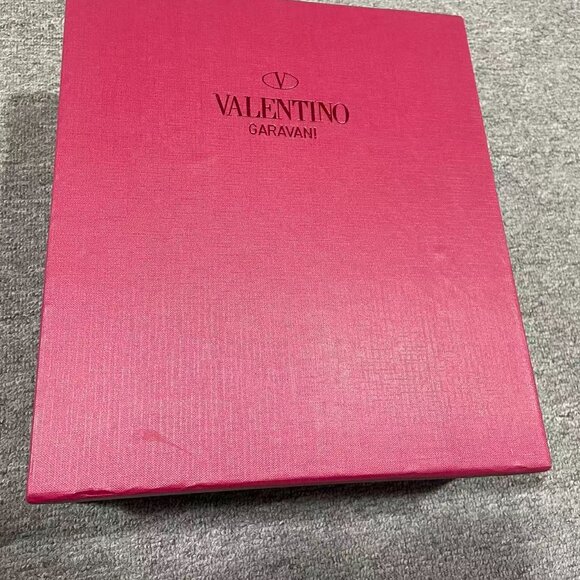 Valentino - Picture 9 of 9